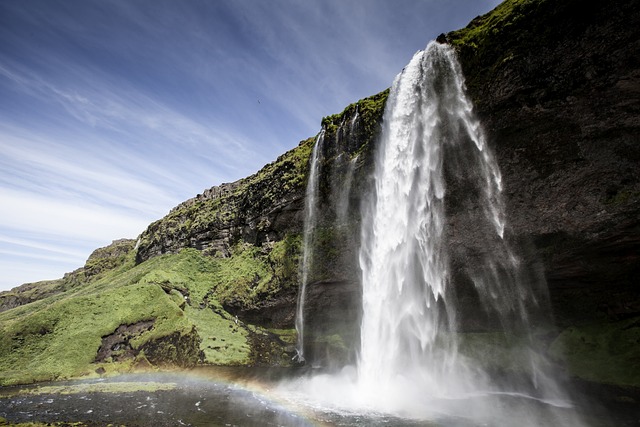 La Puissance de Dieu dans les Évangiles : L’eau changée en&nbsp;vin